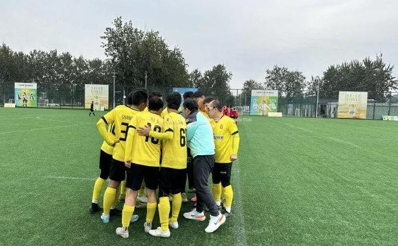 谈球吧(中国)官方网站天键股份Budding German Student Football Athletes Make Their Mark in the English Soccer Scene